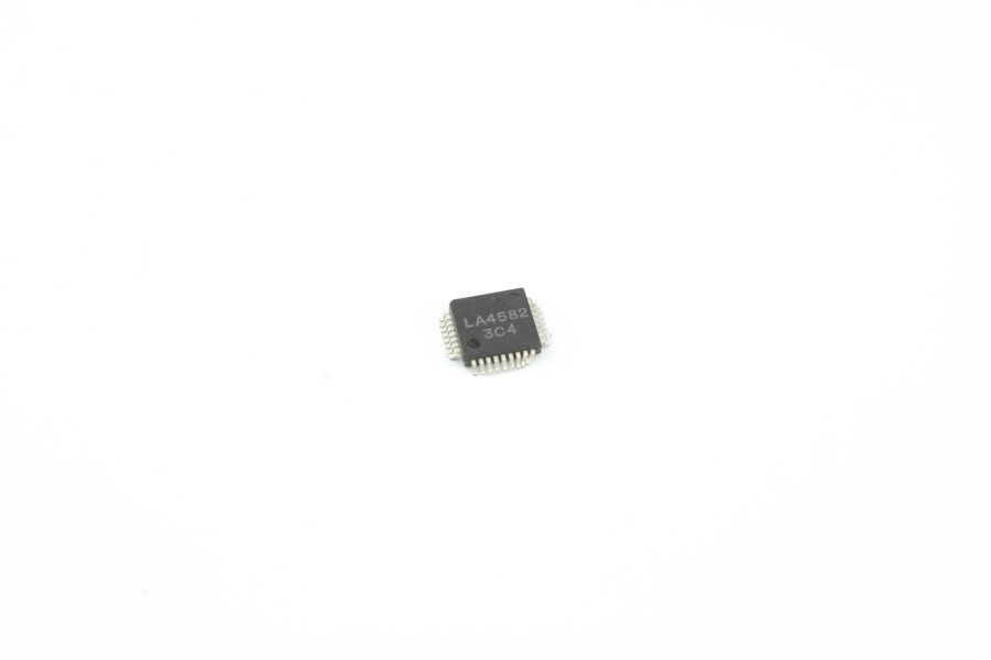 

Микросхема LA4582 SMD