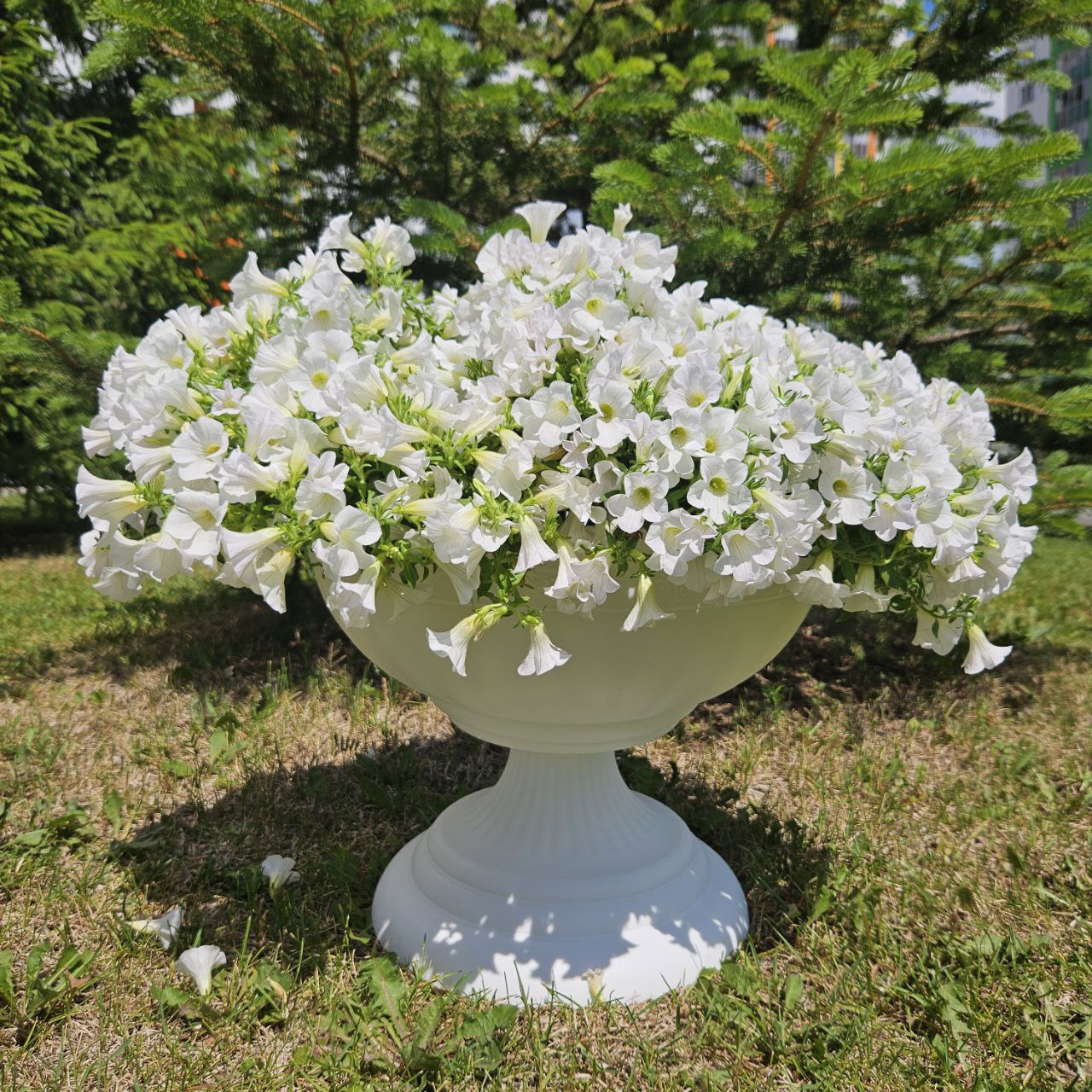 Вазон уличный Венеция Белый 17 л ArAs Flowers, 1 шт.