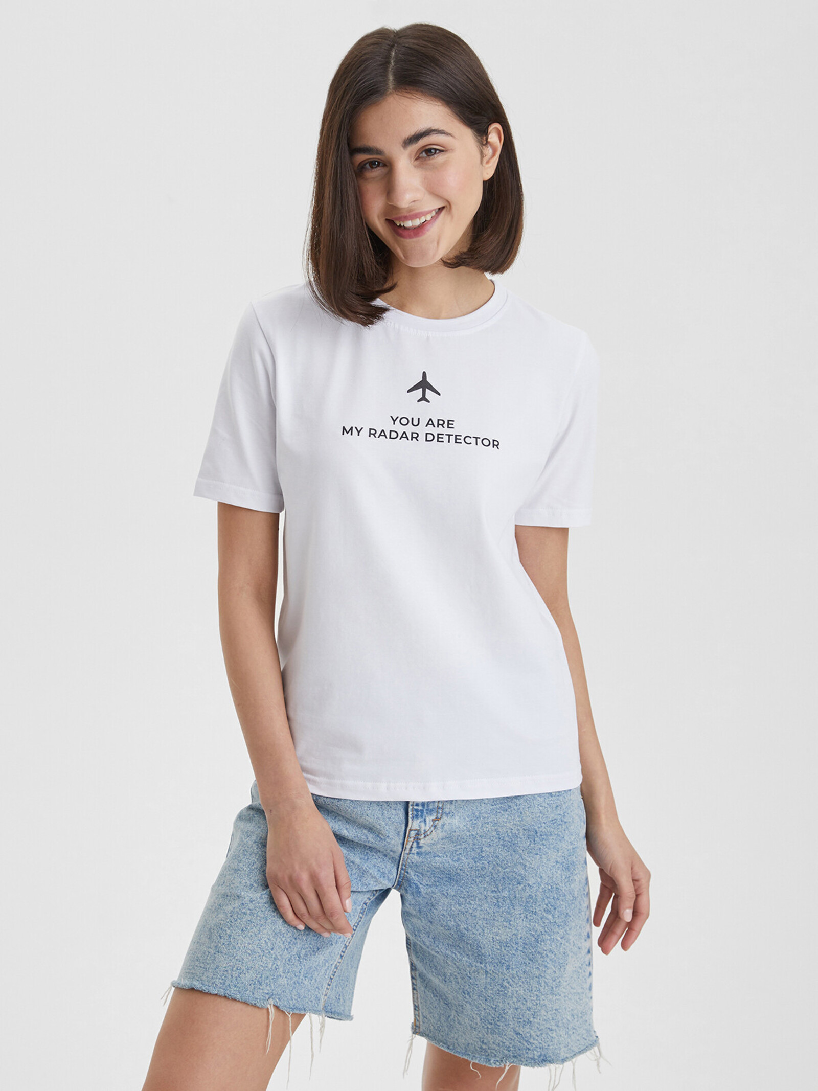 

Футболка женская BARMARISKA фж-б0279 белая 48-50 RU, фж-б0279