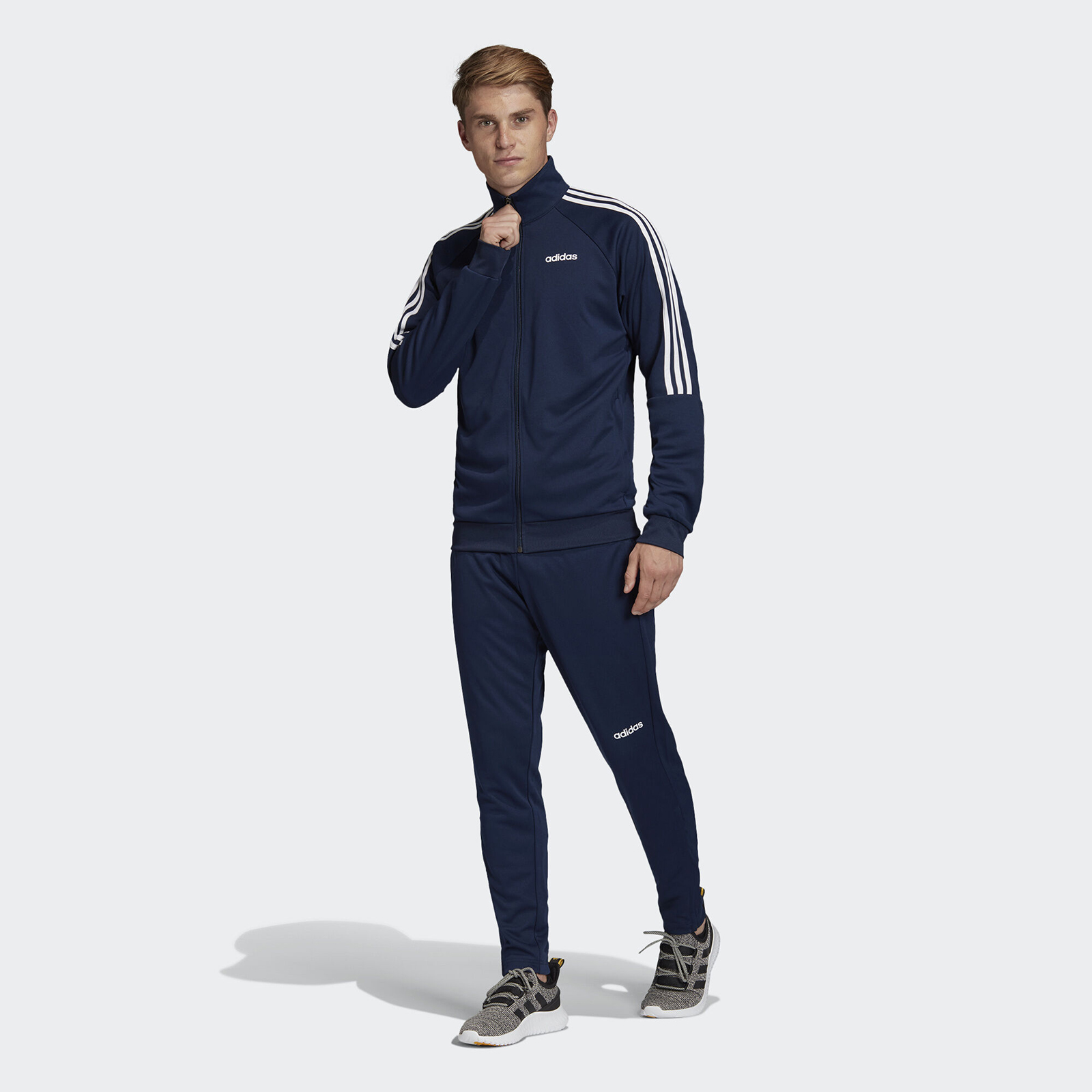 

Костюм мужской Adidas FN5795 синий 56 RU, FN5795