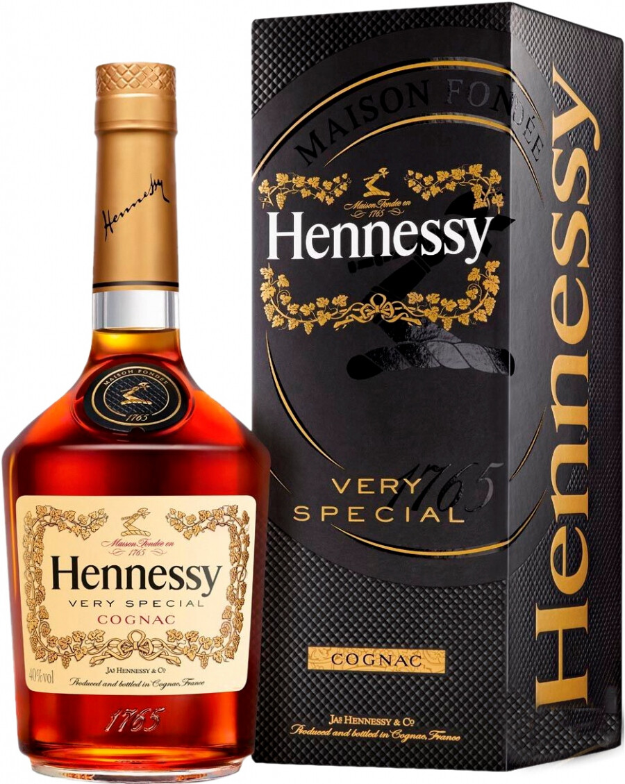 фото Коньяк hennessy v.s., в подарочной упаковке, 0.7 л