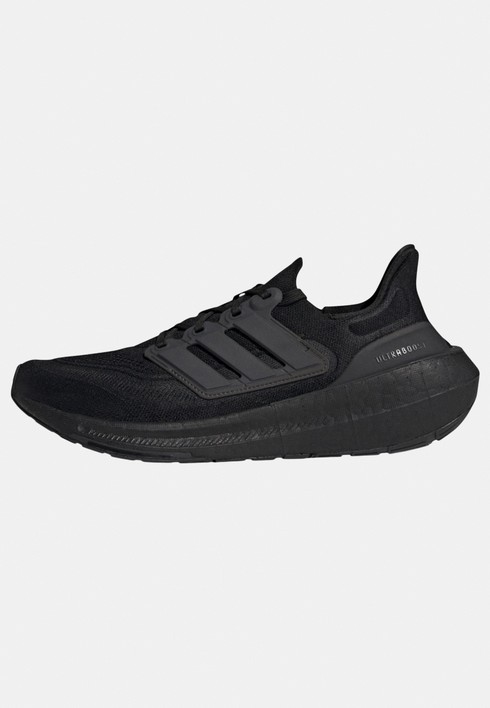 

Кроссовки мужские Adidas Performance Ultraboost черные 40 EU (доставка из-за рубежа), Черный, Ultraboost