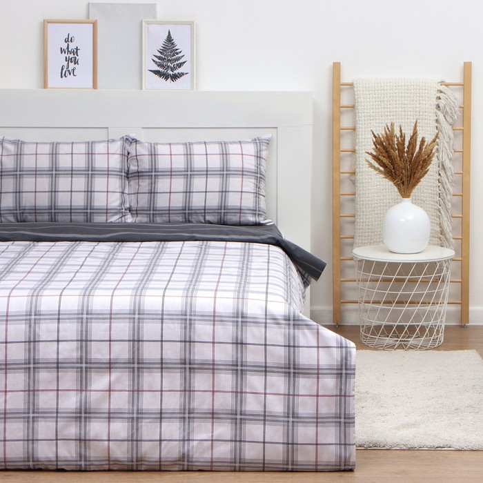 

Постельное бельё LoveLife 1,5спальное 'Серая клетка', 143х215см, 150х225см,50х70см-2шт, Лавандовое поле