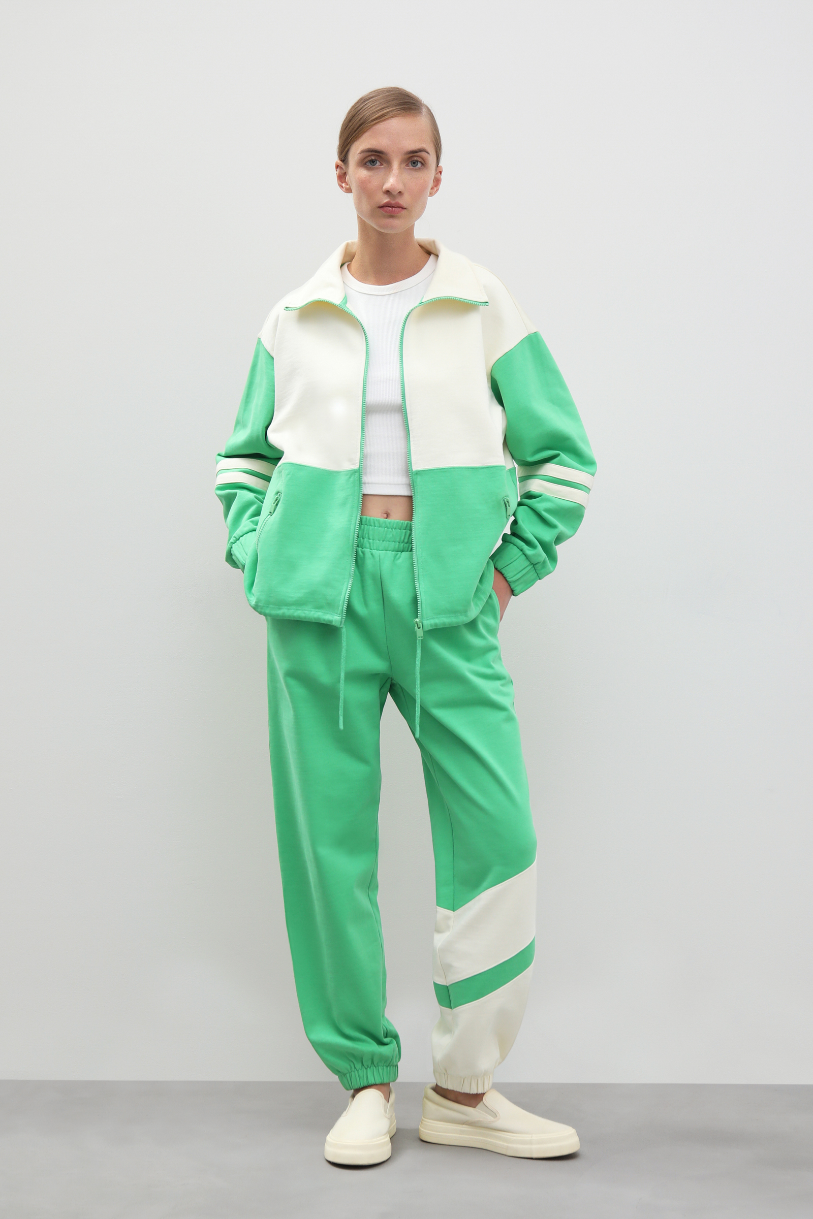 

Спортивные брюки женские Finn Flare FBD110193 зеленые 2XL, Зеленый, FBD110193