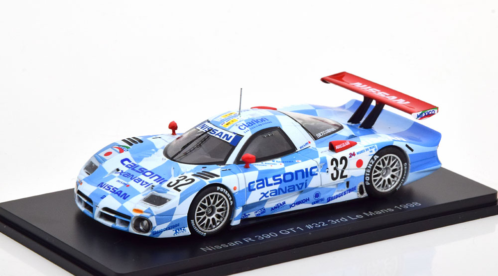 Модель коллекционная SPARK Nissan r 390 GT1 NO.32 24H le mans suzuki/hoshino/kageyama 1998