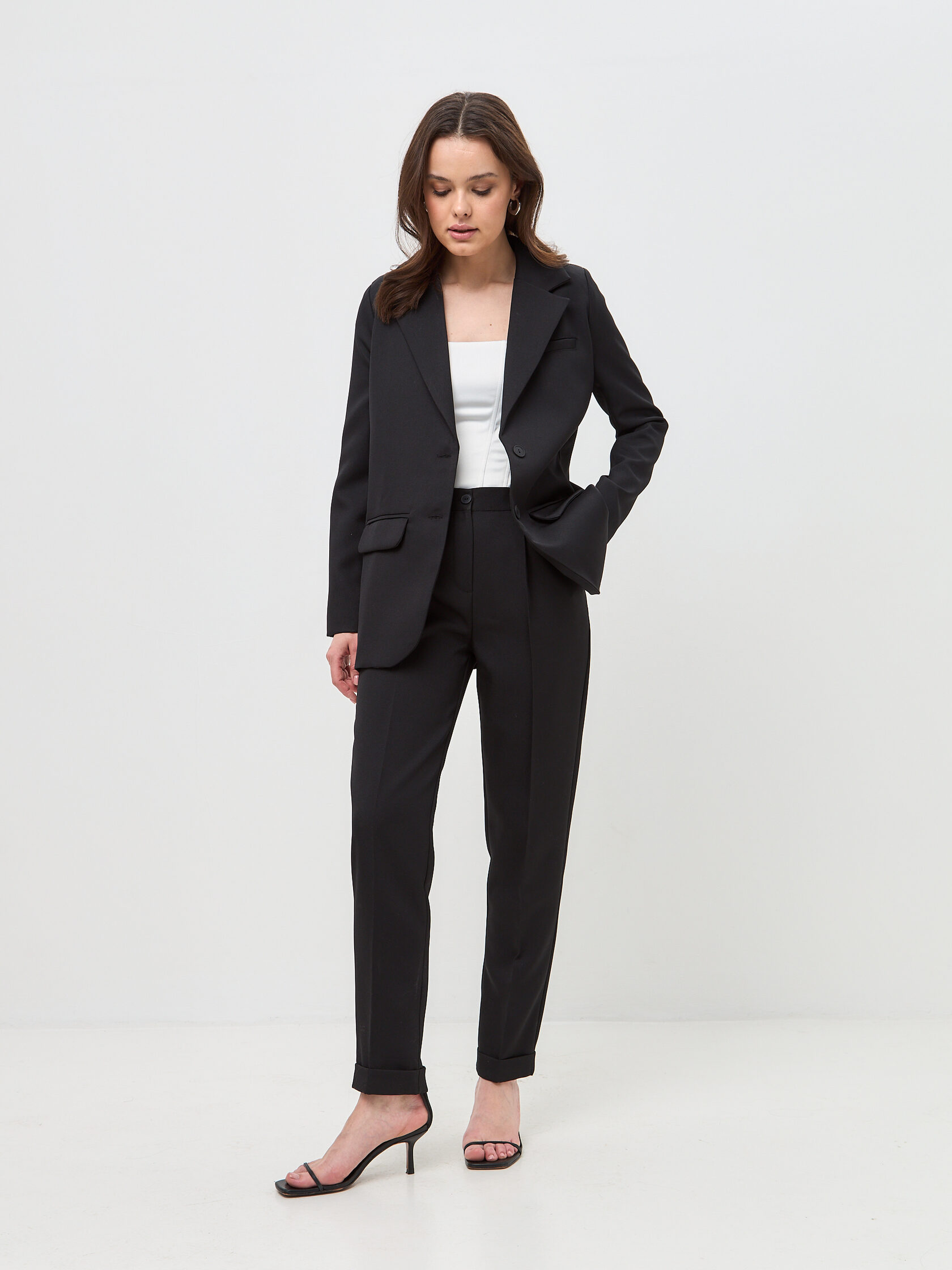 

Костюм женский DAZZLE STYLE Белла черный 48 RU, Белла