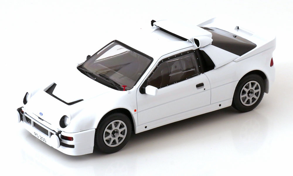 Модель коллекционная WHITEBOX Ford RS200 1984 white