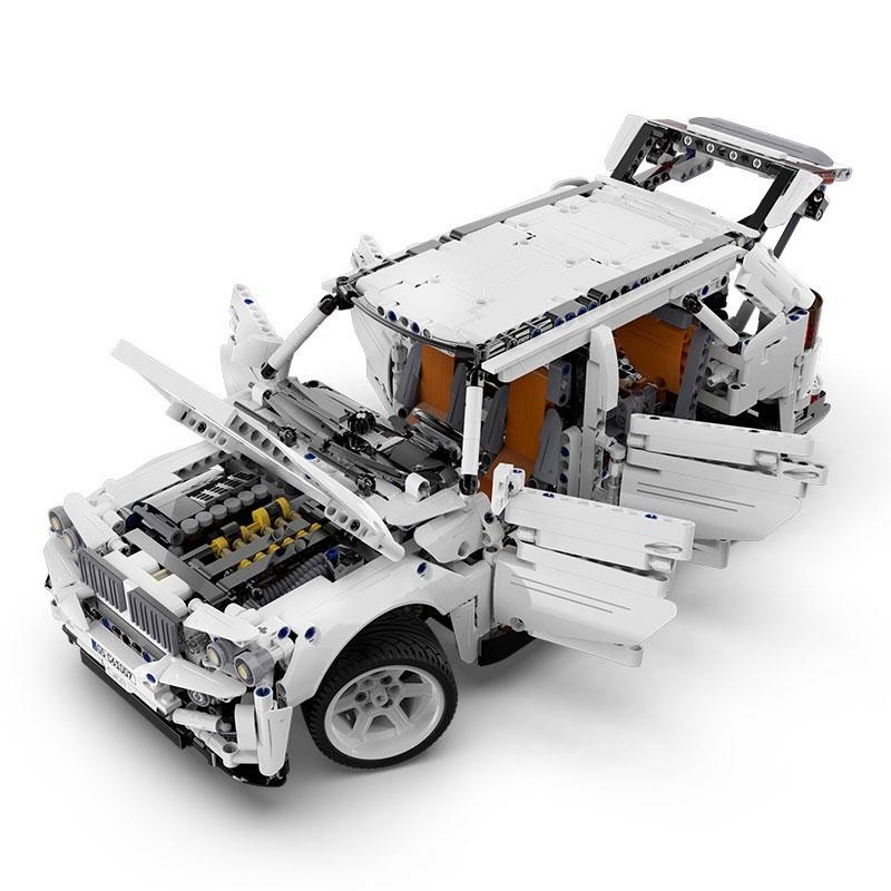 Конструктор Double E CADA deTech внедорожник BMW G5 4WD (2208 деталей) C61007W конструктор внедорожник xiaomi onebot jeep objep92aiqi cn 1600 деталей