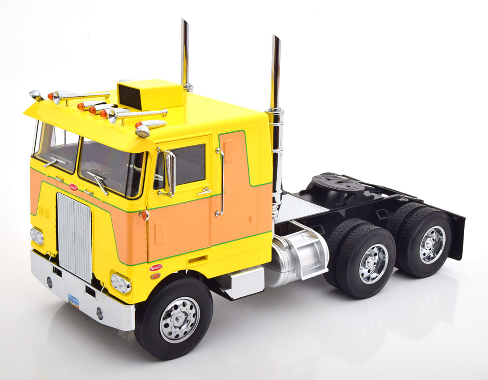 Модель коллекционная ROAD KINGS Peterbilt 352 pacemaker 1977-1979 yellow brown