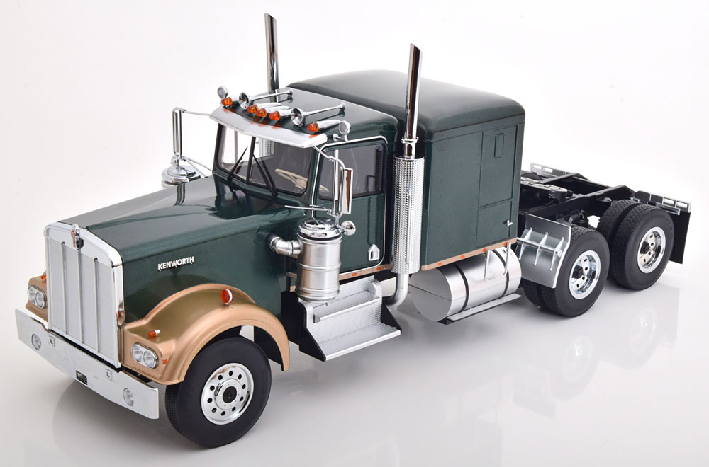 Модель коллекционная ROAD KINGS Kenworth W900 darkgreen-metallic golden metallic