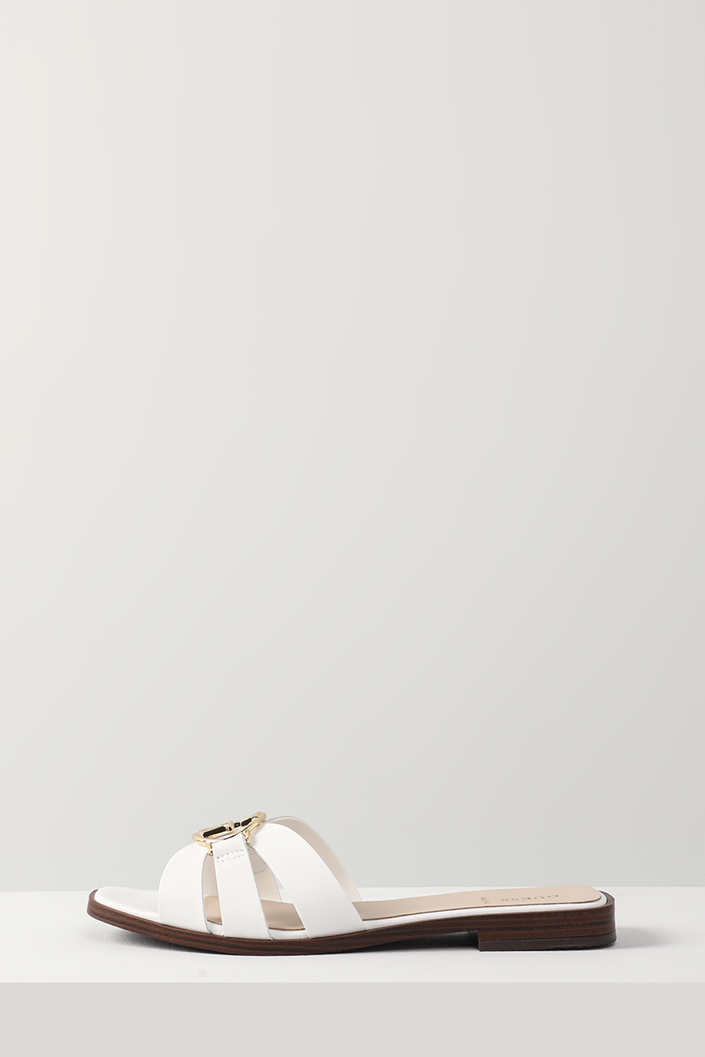 

Шлепанцы женские Guess FLJSYM LEA03 белые 38 RU, Белый, FLJSYM LEA03