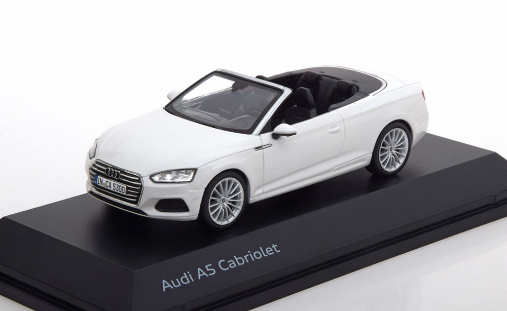 Модель коллекционная SPARK Audi A5 convertible 2017 glacier white