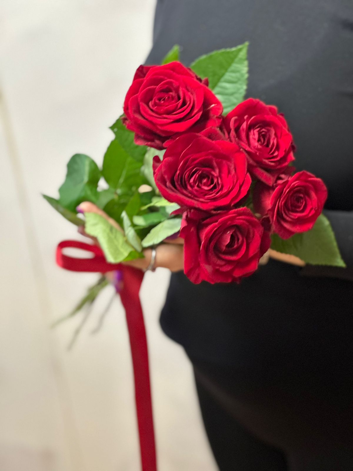 

Букет из 5 красных роз MIA ROSA, 60 см, kr5