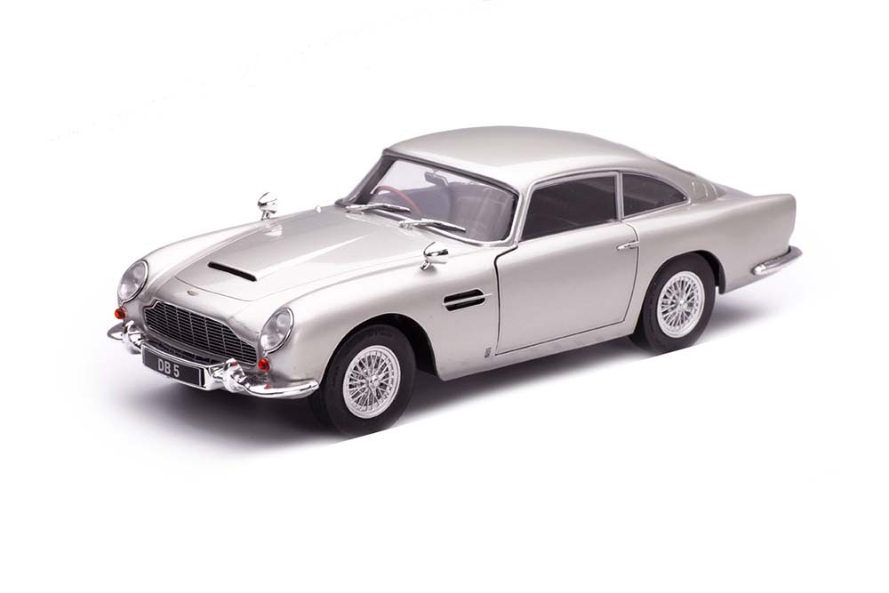 

Aston martin DB5 1964 серебристый (как в фильме про джеймса бонда 007)