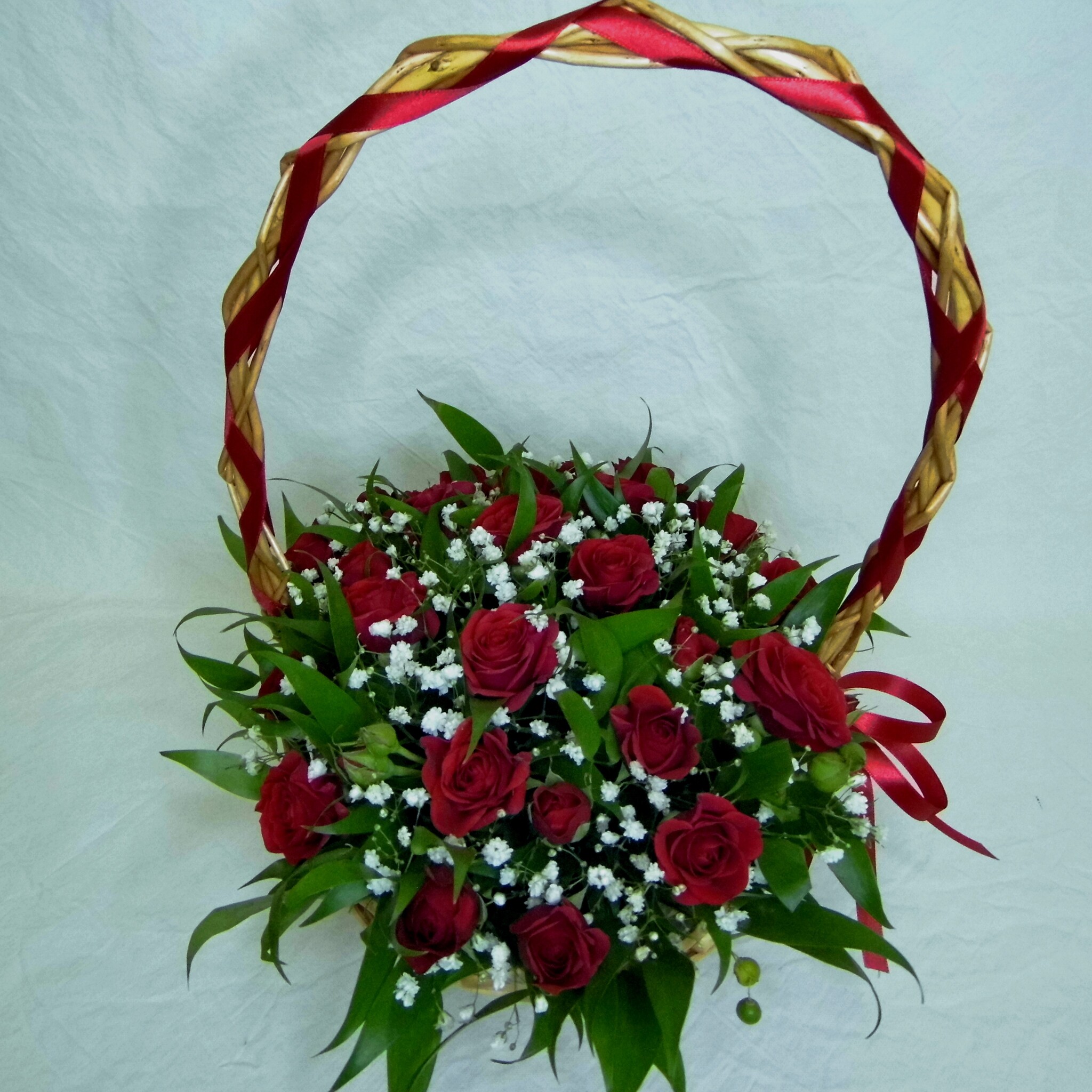 

Корзинка ЗЕФИРкО "С кустовыми розами и гипсофилой" 252, Корзина с розами