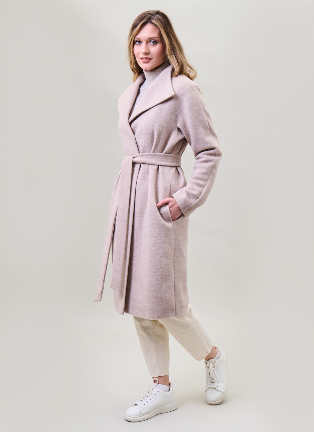 Пальто женское Каляев 66008 бежевое 48 RU