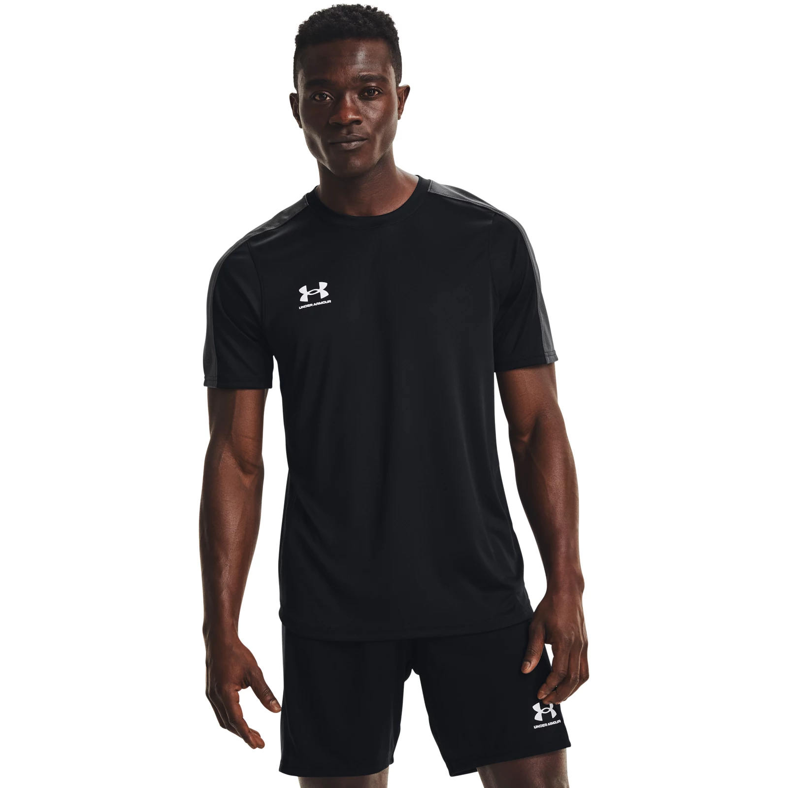 

Футболка мужская Under Armour 1365408-001 черная XL, 1365408-001