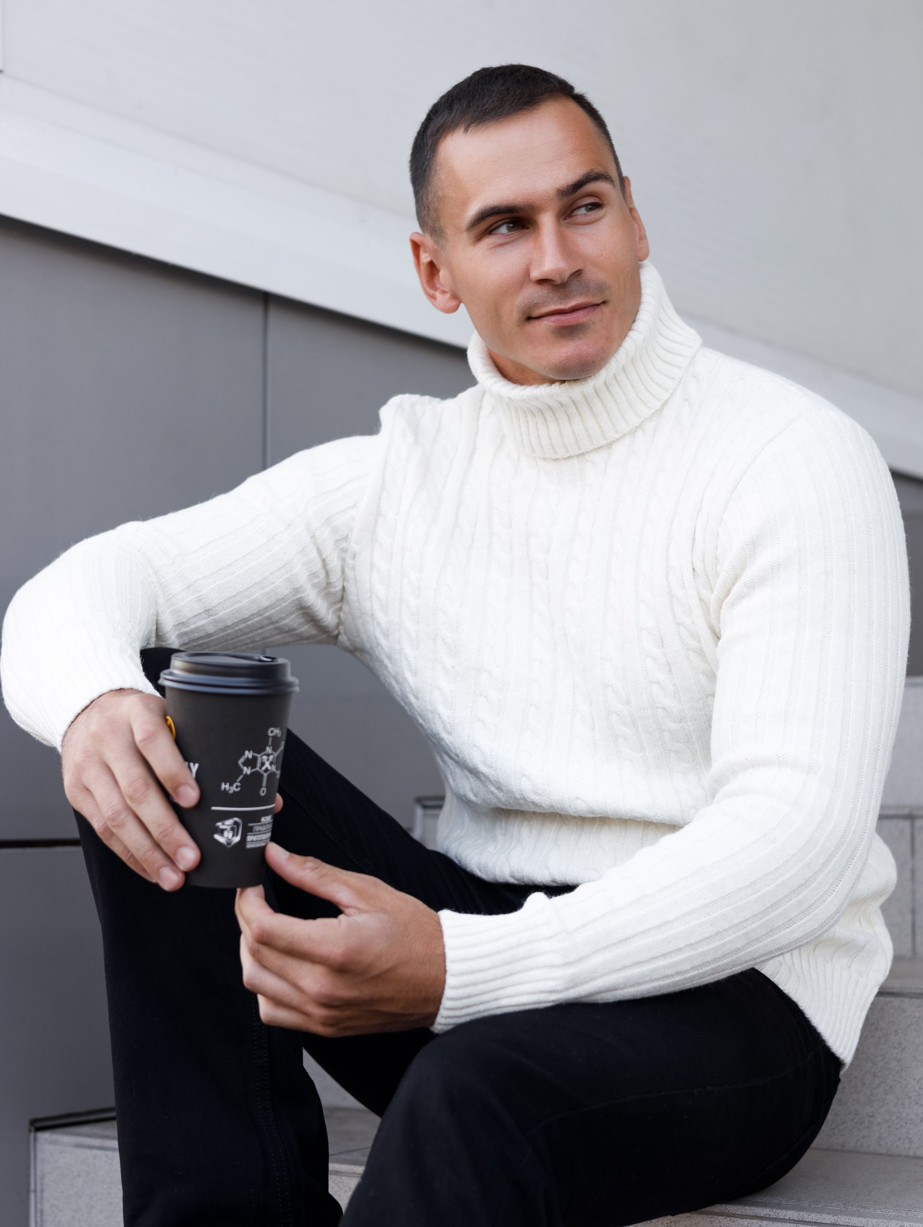 

Свитер мужской DECADE 325 белый 48 RU, 325