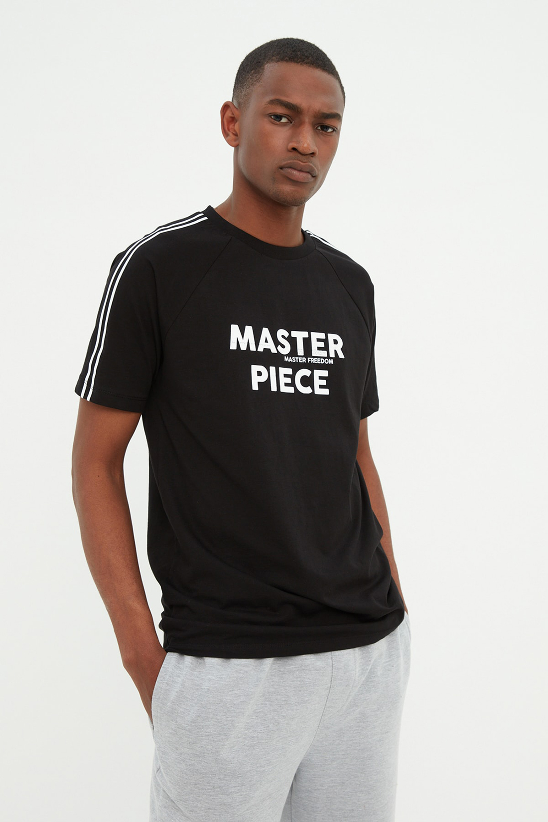 

Футболка мужская Trendyol TMNSS22TS1574 черная M, TMNSS22TS1574