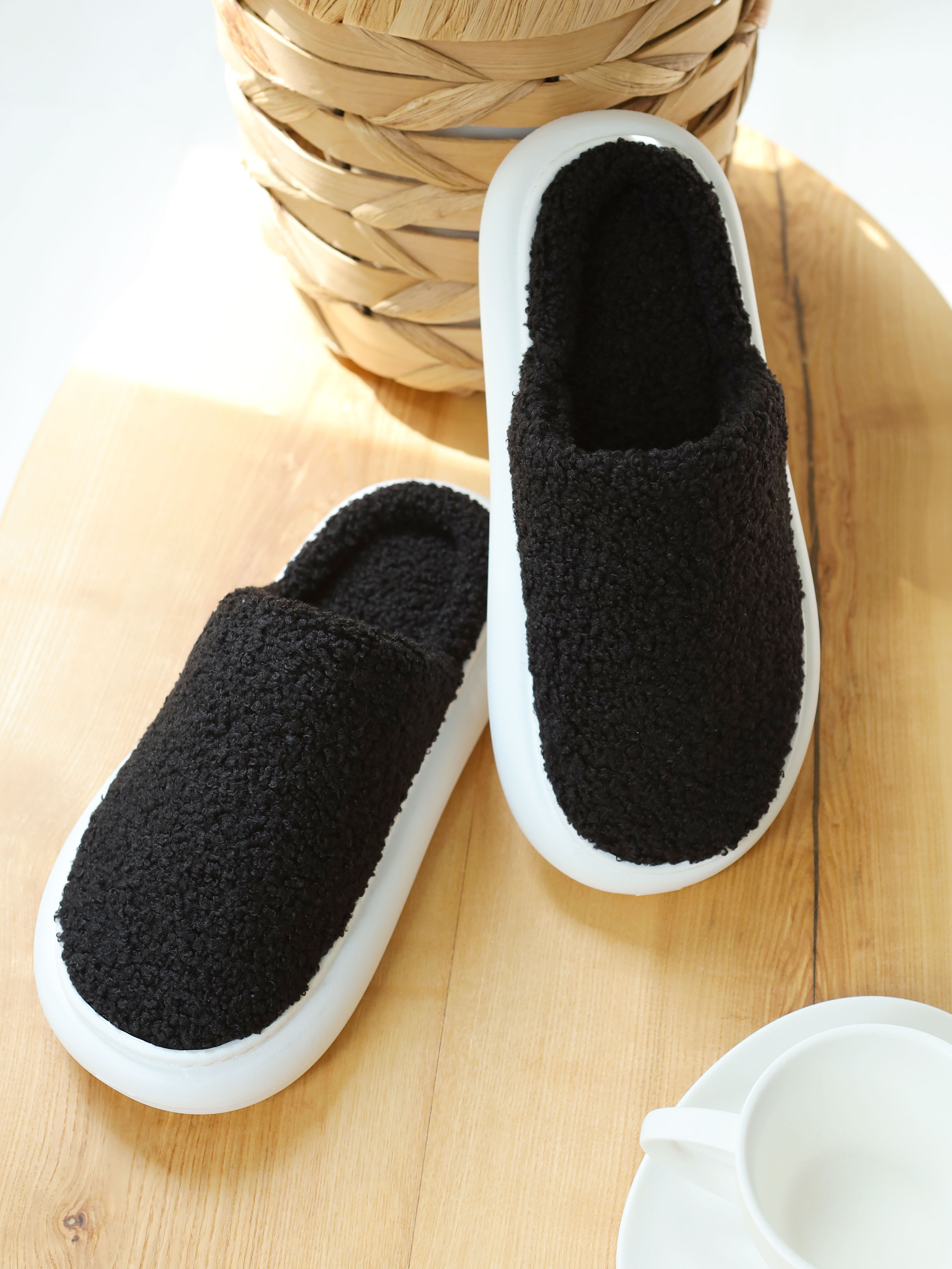 Тапочки женские ALBERY АС-2200 черные 38-39 RU 1050₽