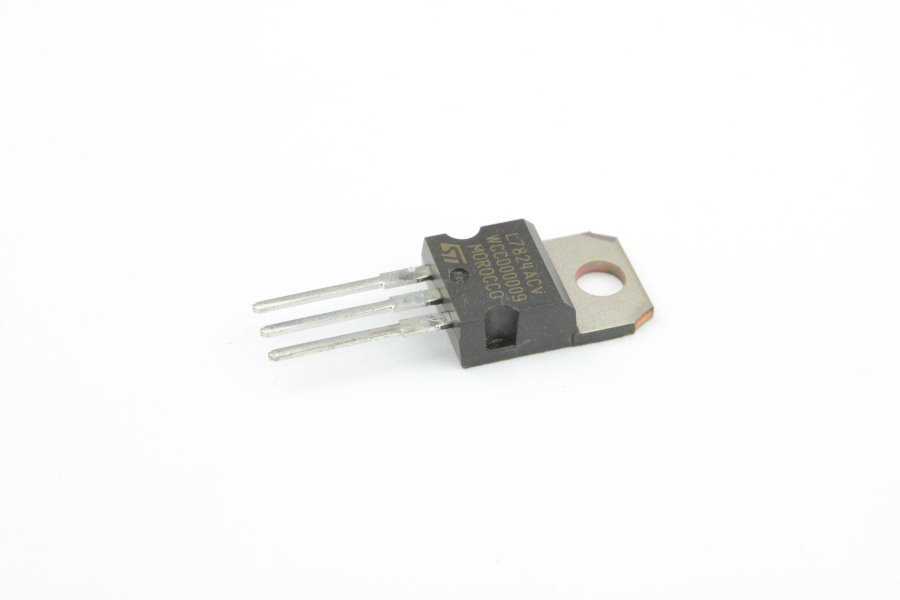 

Микросхема 7824ACV