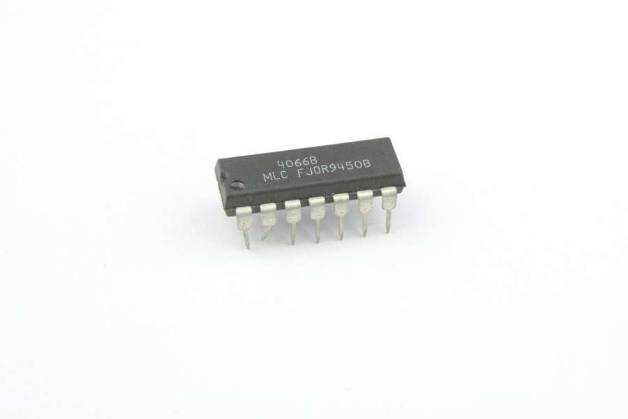 

Микросхема 4066 DIP