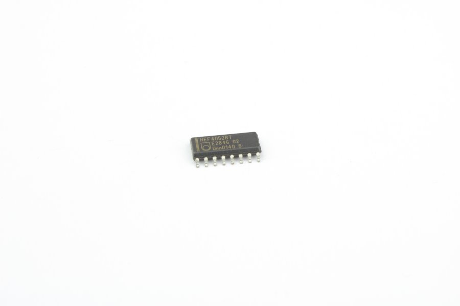 

Микросхема 4052 SMD