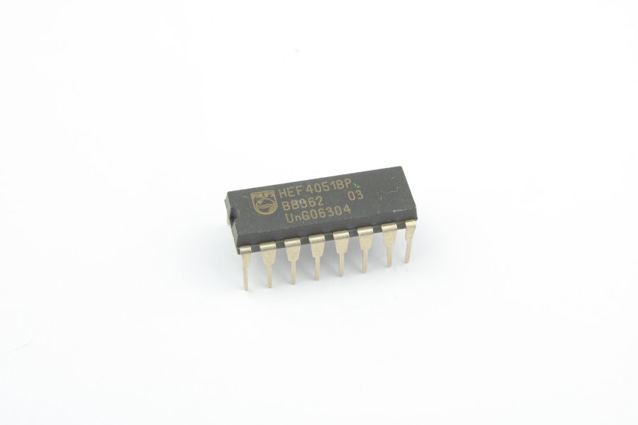 

Микросхема 4051BP