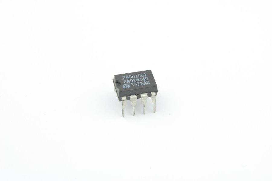 

Микросхема 24C01B1