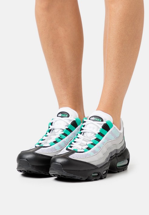 

Кроссовки женские Nike W Air Max 95 белые 36 EU (доставка из-за рубежа), Белый, W Air Max 95