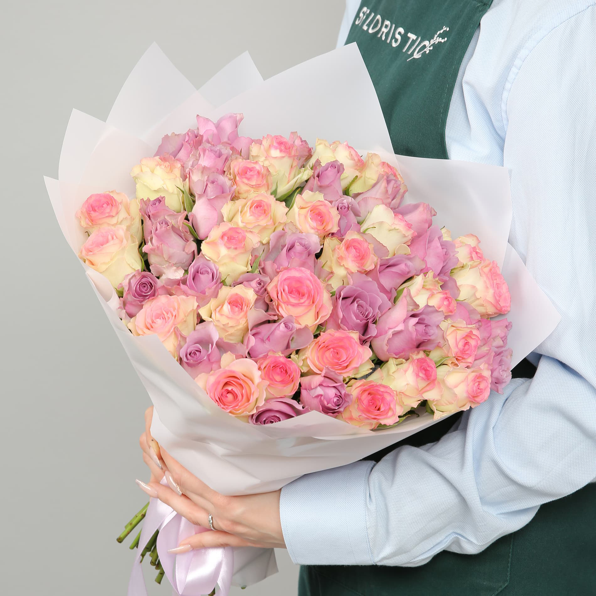 

Букет Studio Floristic роз 51 шт 40 см Весеннее вдохновение разноцветный