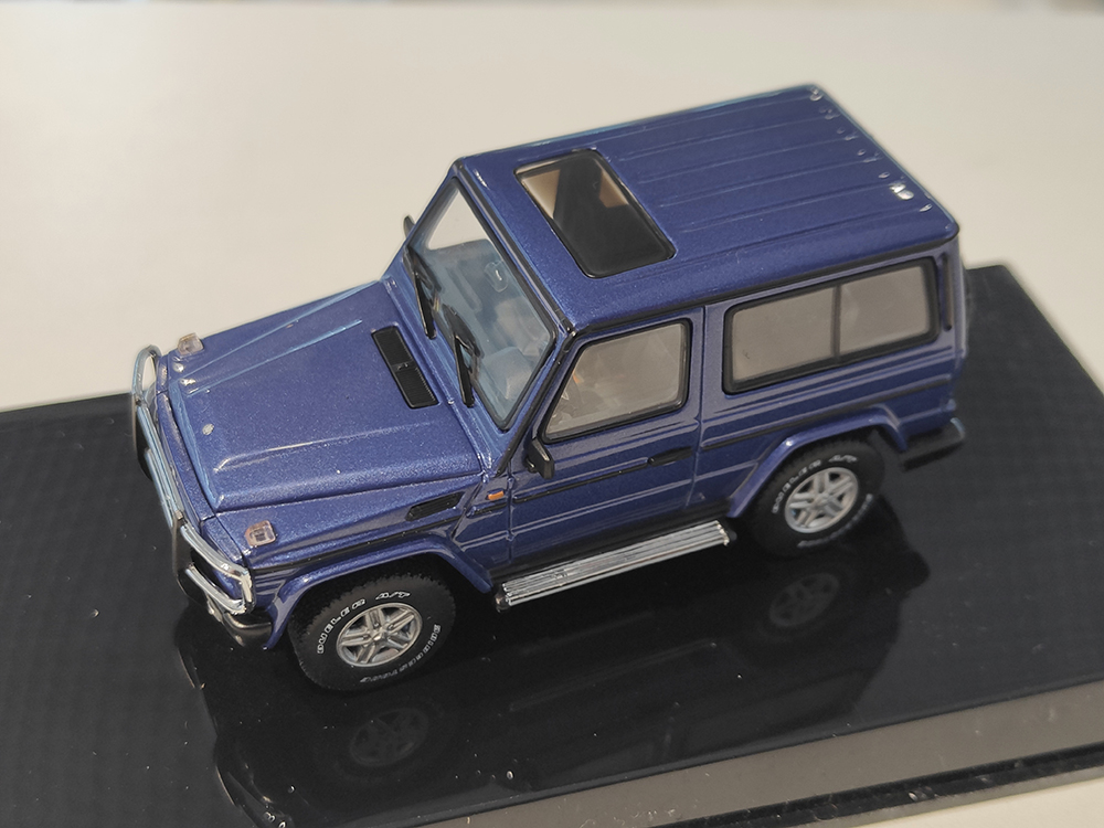 Mercedes benz g-class wagon swb 1990 синий (бокс может иметь потертости или трещины)