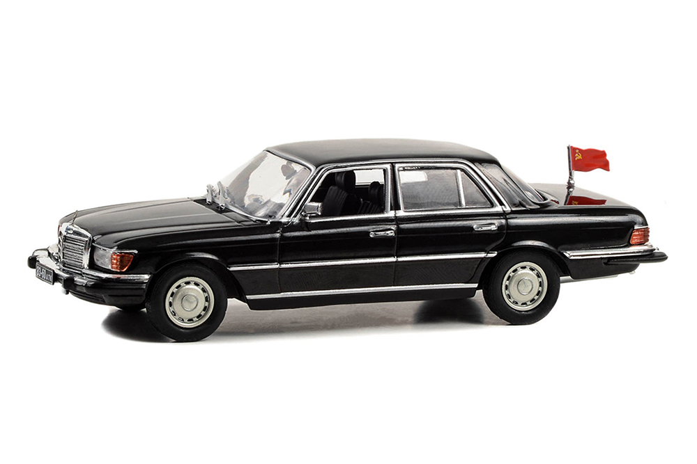 

Модель коллекционная Mercedes-benz 450 sel (W116) 1977 black (из к/ф "рокки iv"), Черный
