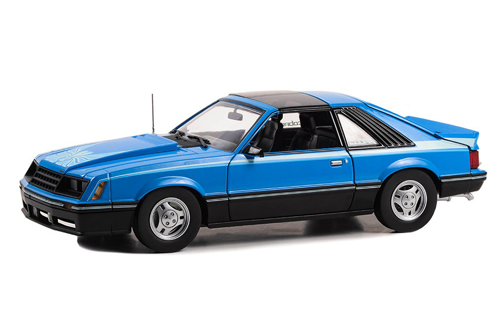 

Ford mustang cobra t-top 1981 medium blue/light blue cobra hood graphics, Синий