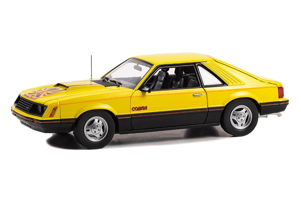 

Ford mustang cobra fastback 1979 bright yellow/black and red cobra hood graphics, Желтый
