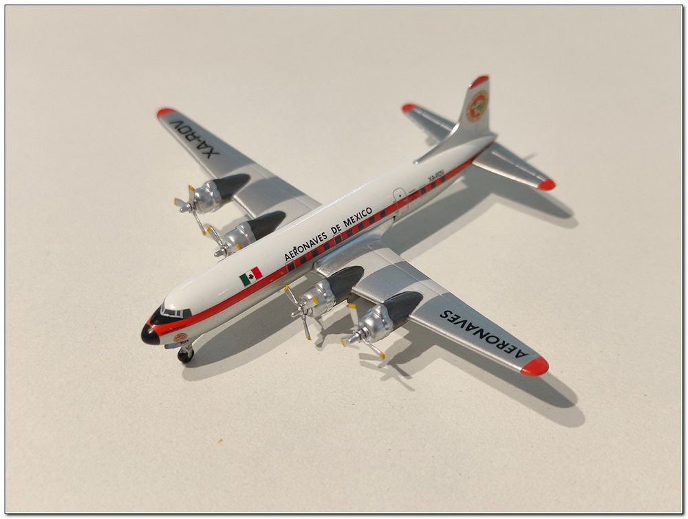 Douglas DC-6 aeronaves de mexico xa-rov limited 275 pcs (длина 7,67 см)