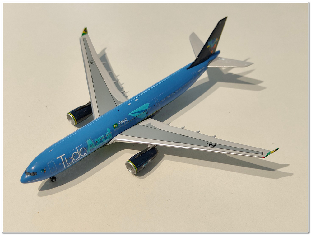 

Airbus industries A330-243 azul linhas aereas brasileiras pr-ait (длина 14,75 см), Синий