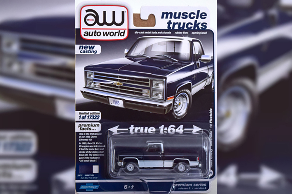 Модель коллекционная AUTO WORLD Chevrolet silverado 10 fleetside (1985), dark blue white