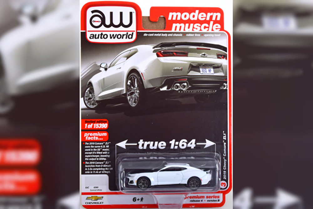 Модель коллекционная AUTO WORLD Chevrolet camaro ZL1 (2019), white