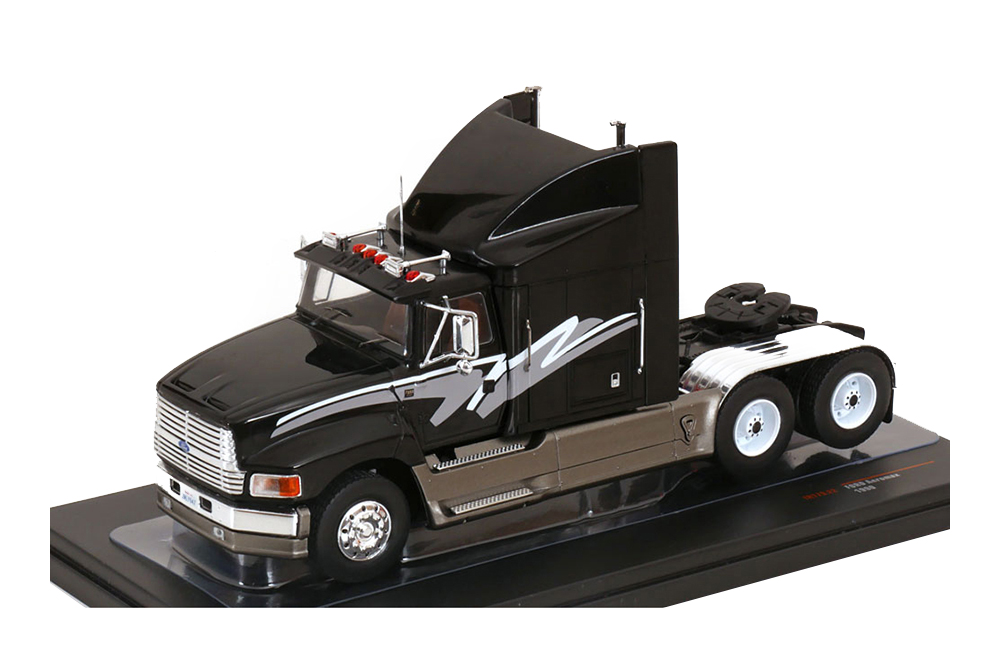 

Модель коллекционная IXO Ford aeromax 1990 black/silver, Черный