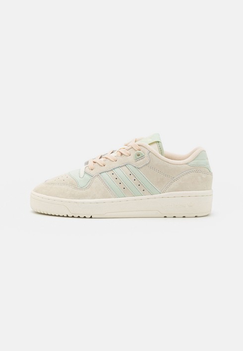

Кеды женские Adidas Originals Rivalry бежевые 36 2/3 EU (доставка из-за рубежа), Бежевый, Rivalry