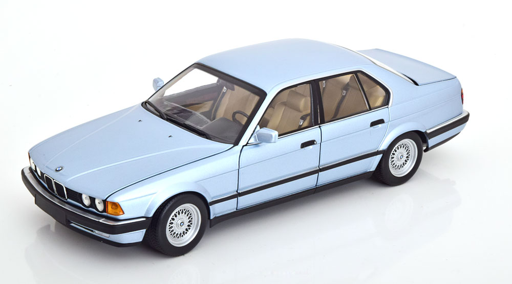 

Модель коллекционная MINICHAMPS Bmw 730I E32 1986 light blue metallic / бмв 7-Й серии, Голубой