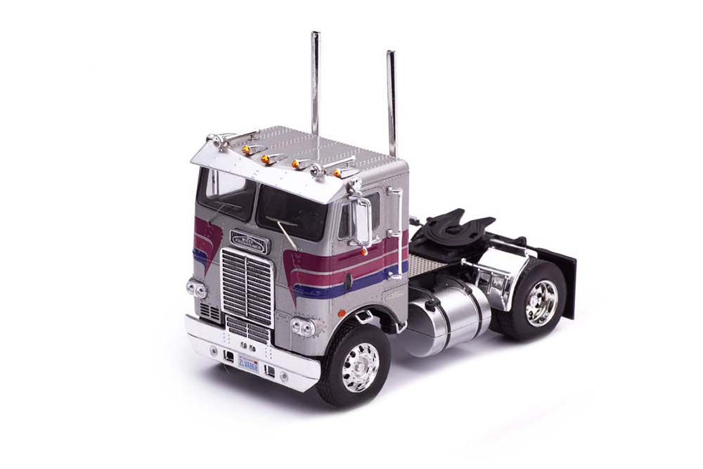 

Модель коллекционная IXO Freightliner coe 1976 silver/decorated, Серебристый