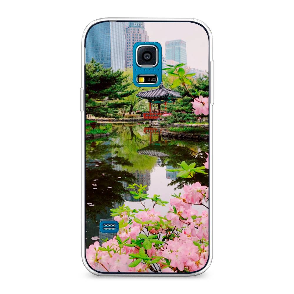 

Чехол на Samsung Galaxy S5 mini "Сакура возле озера", Зеленый;розовый;голубой, 24250-2