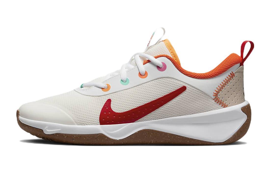 

Кроссовки унисекс Nike Omni Multi-Court (GS) бежевые 36.5 EU, Бежевый, Omni Multi-Court (GS)