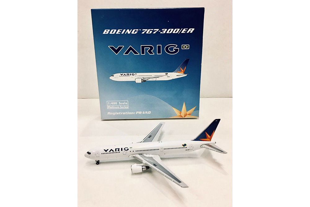 Модель коллекционная Boeing b 767-3Y0ER varig pr-vad limited 500 pcs (длина 13,73 см)