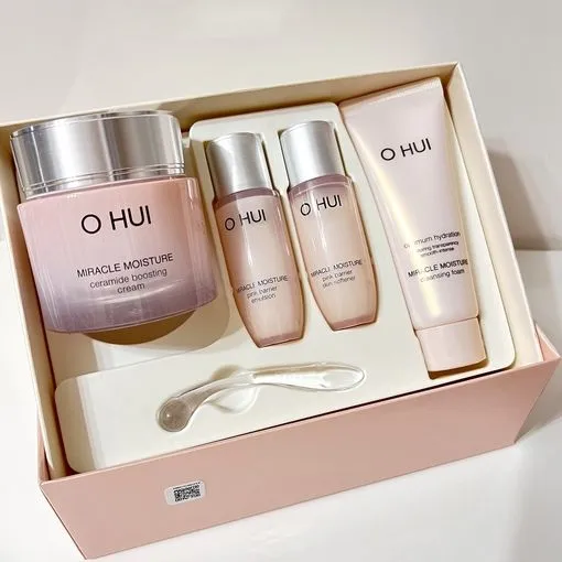 Набор средств по уходу за лицом O HUI Miracle Moisture