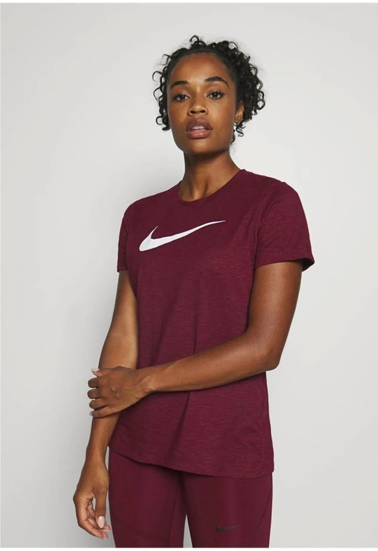 Футболка женская Nike W Essential Swoosh Run Crop Top розовая S