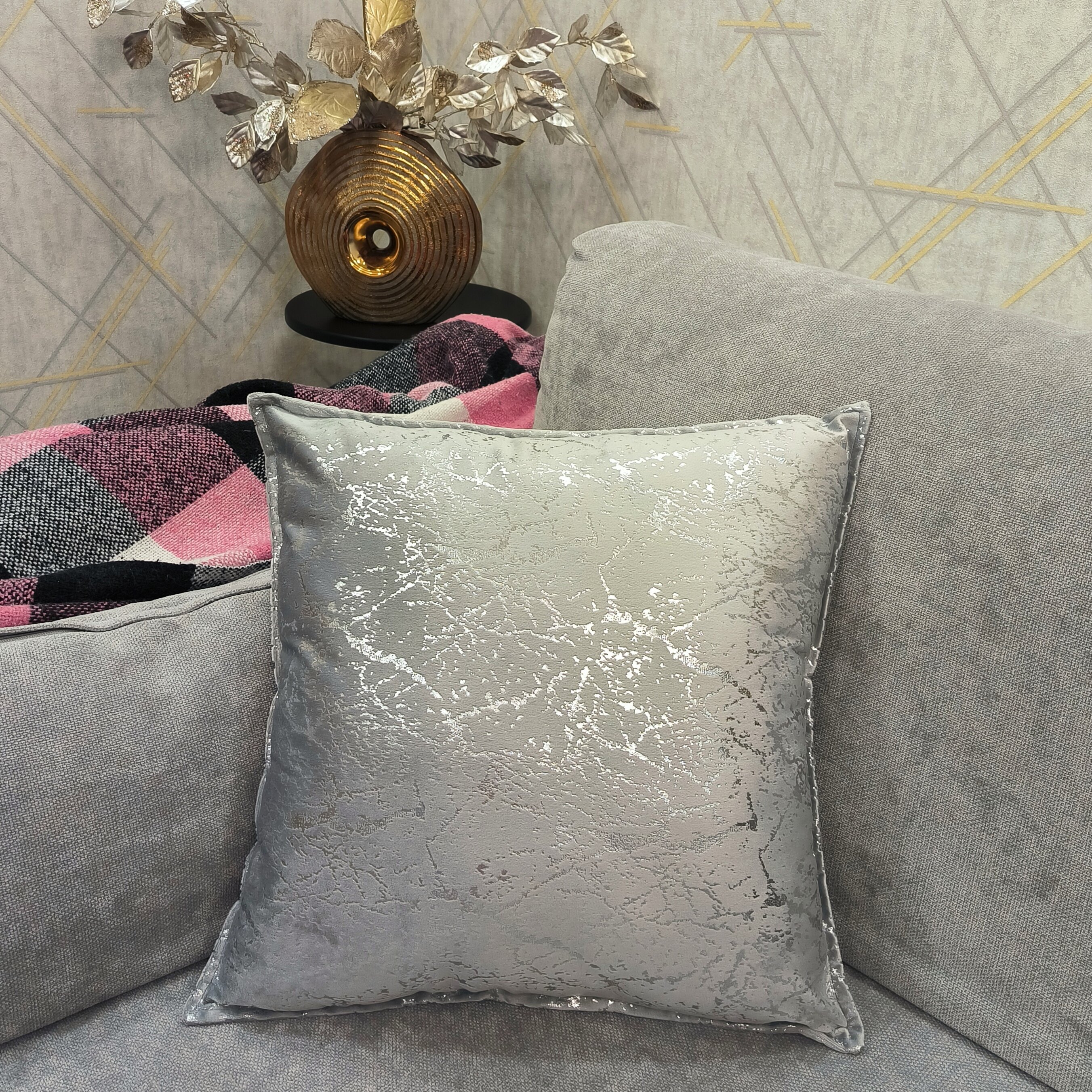 Декоративная подушка из бархата Plush Pillow премиум45х45х45, цвет Серый