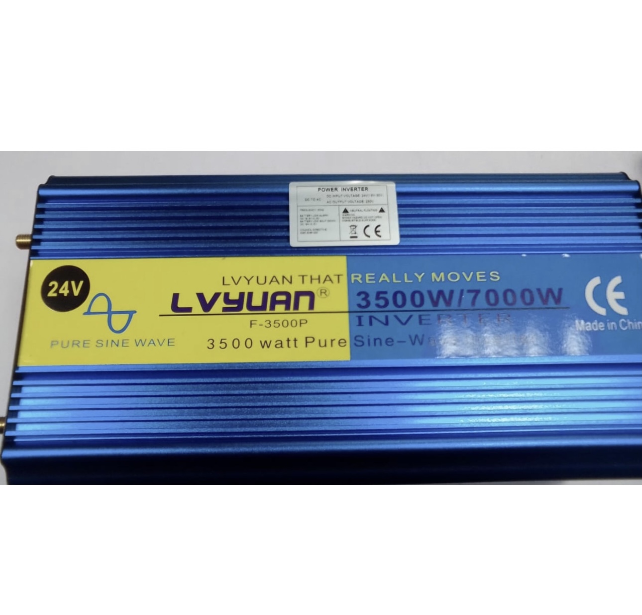 Автомобильный преобразователь напряжения Lvyuan 7000w 24v-220v. Чистый синус. С пультом